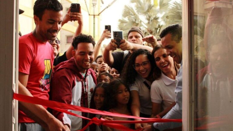 ¡Ciudad Lebrun se viste de éxito! Jóvenes inauguran tienda textil