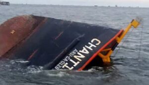 barcaza en el Lago de Maracaibo