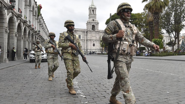 Perú en emergencia: Despliegan fuerzas armadas