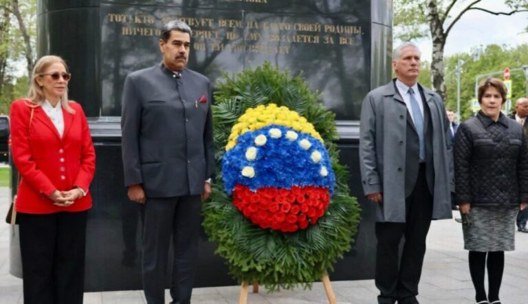 Bolívar une a Venezuela y Cuba en tierras rusas