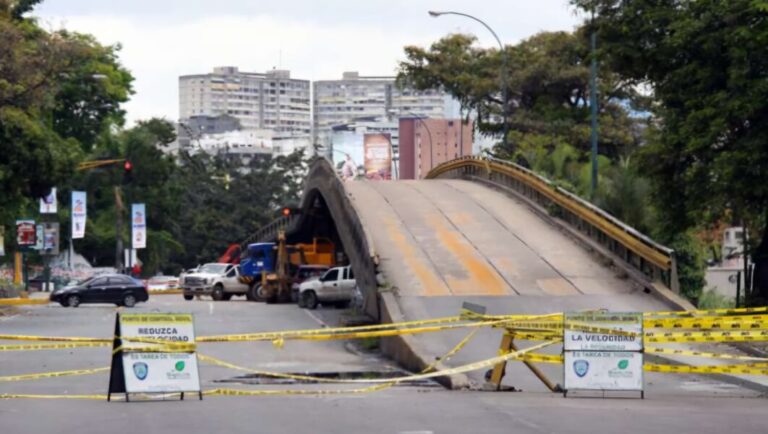 ¿Por qué cerraron el elevado de Las Mercedes?