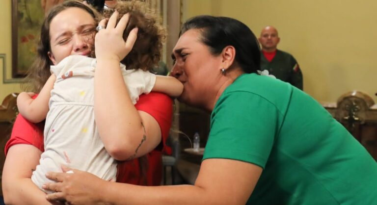 Un regreso que le devolvió el alma a una abuela venezolana