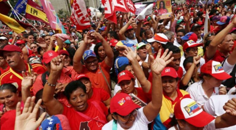 El amor familiar toma las calles: gran movilización del PSUV