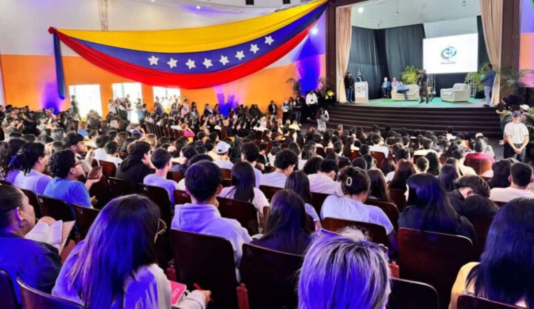 ¿Qué le dijo Tarek William Saab a los jóvenes de Mérida?
