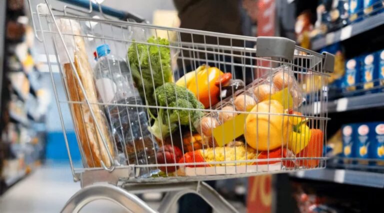 ¿Qué productos bajarán de precio esta semana en los supermercados?