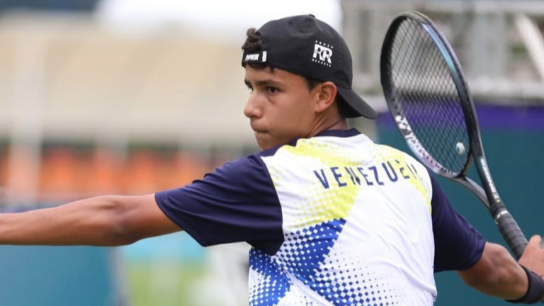 ¡Increíble! Tenista venezolano clasifica a Wimbledon Junior
