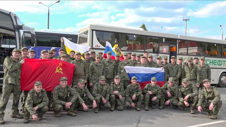 Rusia y Ucrania intercambian 390 prisioneros