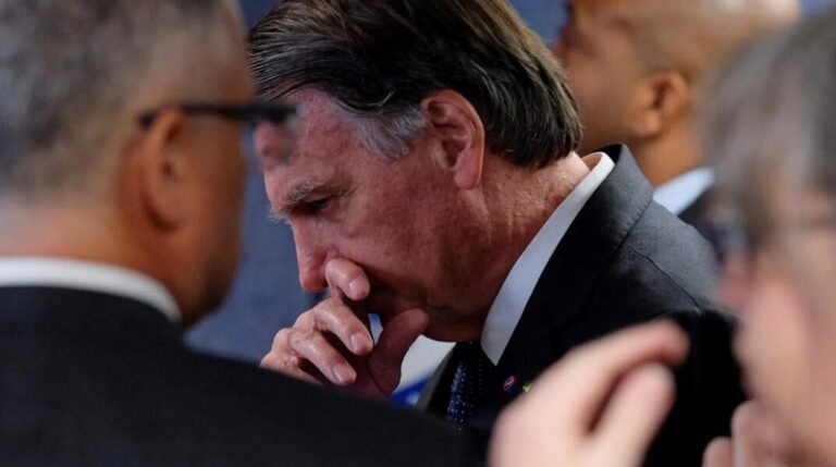 ¿Quién vigilaba a quién? Bolsonaro en el centro de una trama de espionaje