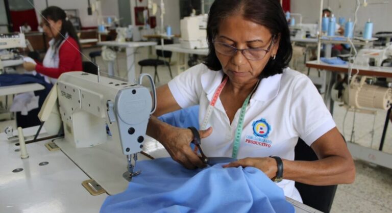 Lo que Invetex acaba de confeccionar podría cambiar los uniformes escolares en Caracas