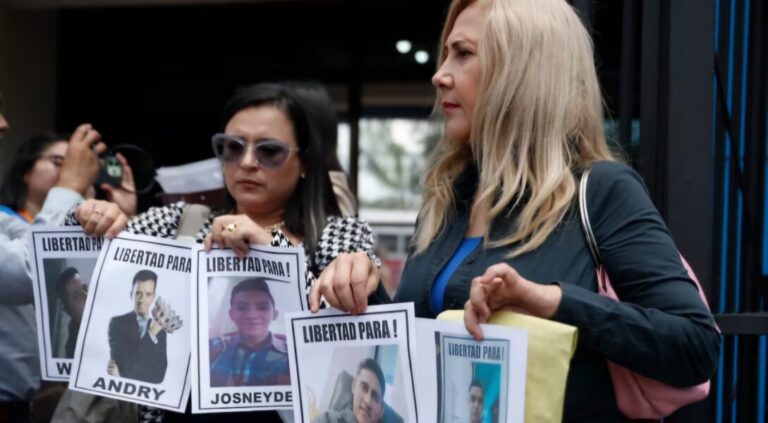 ¿Por qué familias venezolanas viajaron hasta El Salvador?