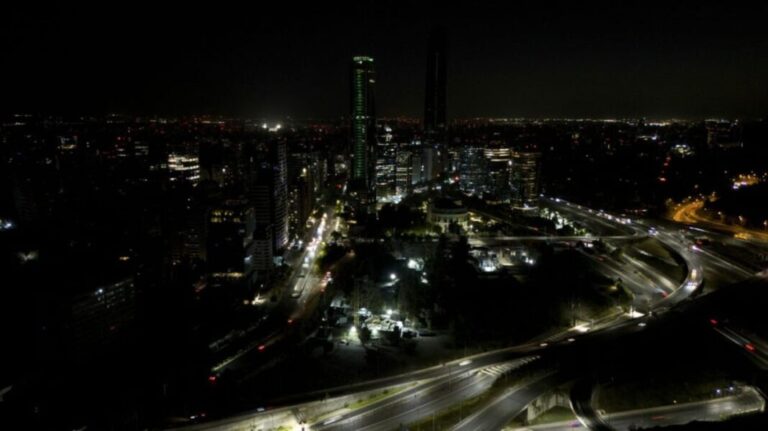 ¿Qué dejó a miles de chilenos en la oscuridad esta madrugada?