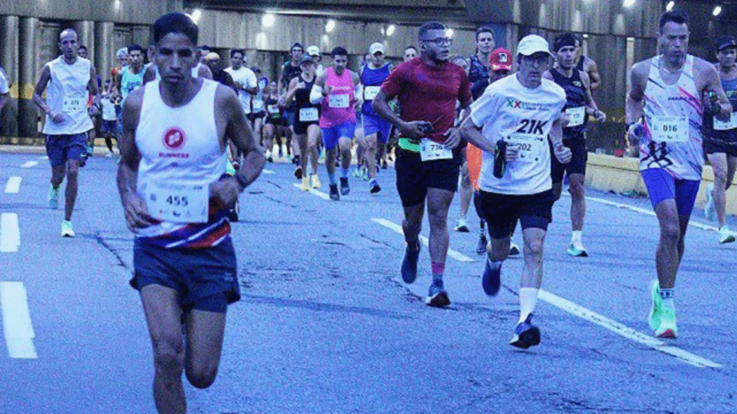 ¿Lluvias y running? Así se vivió la emocionante XXI Media Maratón Simón Bolívar