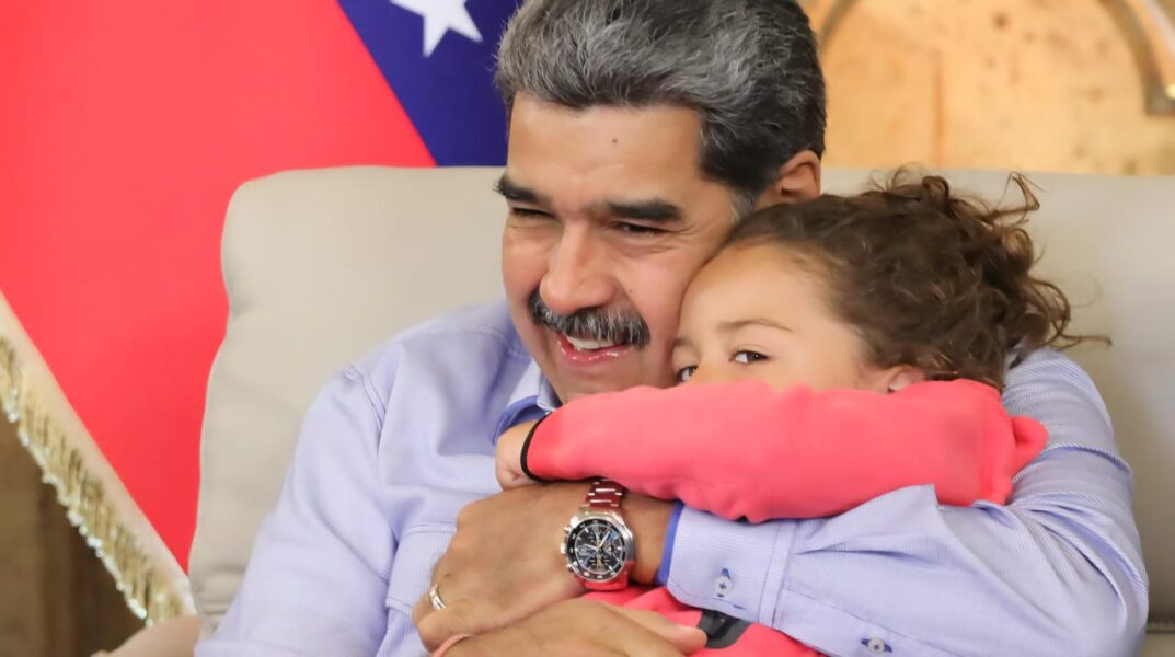 El presidente los recibió: 7 niños regresan tras una historia de separación