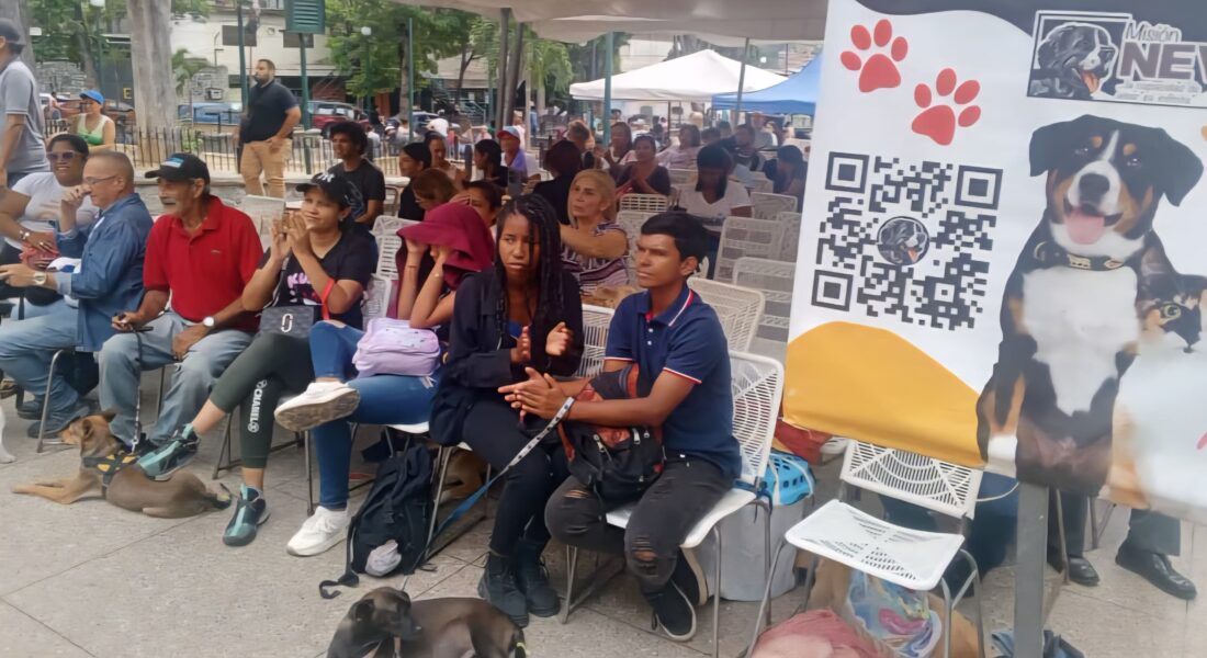 ¿Qué hacían cientos de mascotas en la Plaza Bolívar de Guarenas?