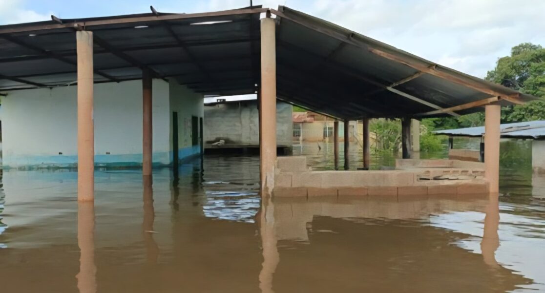 Alerta amarilla en Bolívar: el Orinoco sube y las evacuaciones no paran