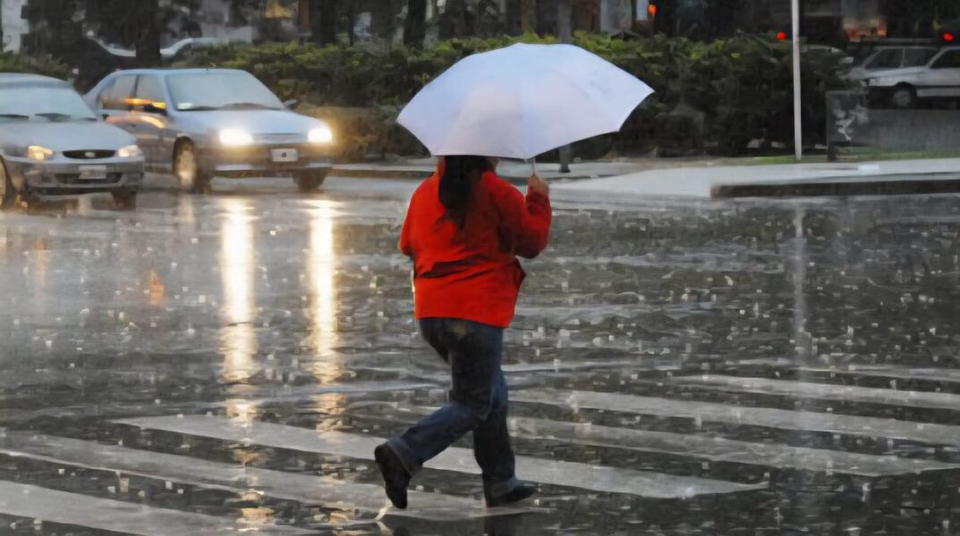 ¡No olvides el paraguas! Varios estados bajo amenaza de lluvias este viernes