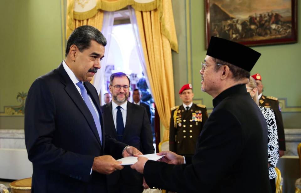 Maduro embajador Indonesia