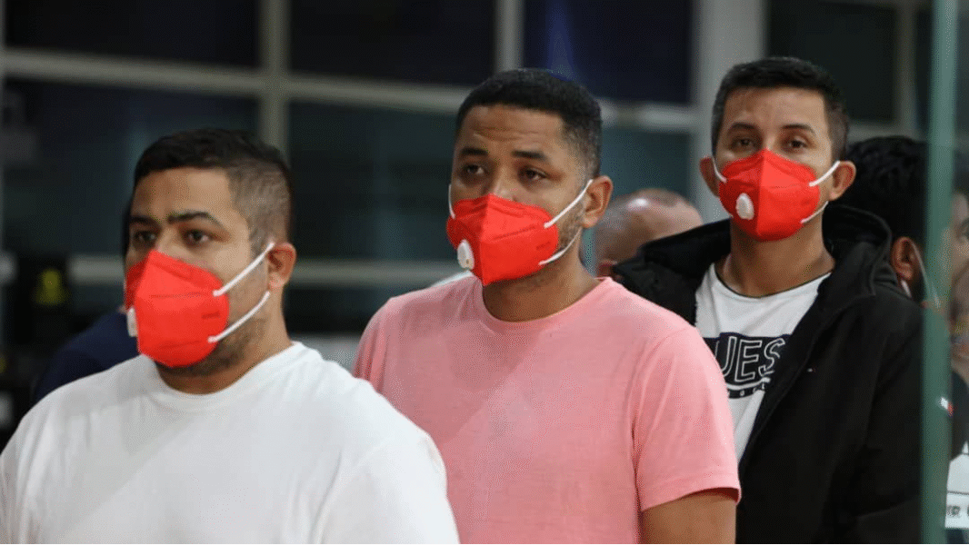 ¡Mira quiénes llegaron en el vuelo 49 del Plan Vuelta a la Patria!