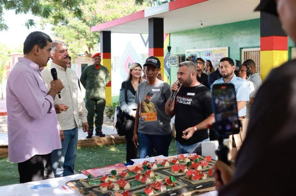 Una Comuna, un padrino y un mensaje: ¿qué planea el Gobierno en el Zulia?