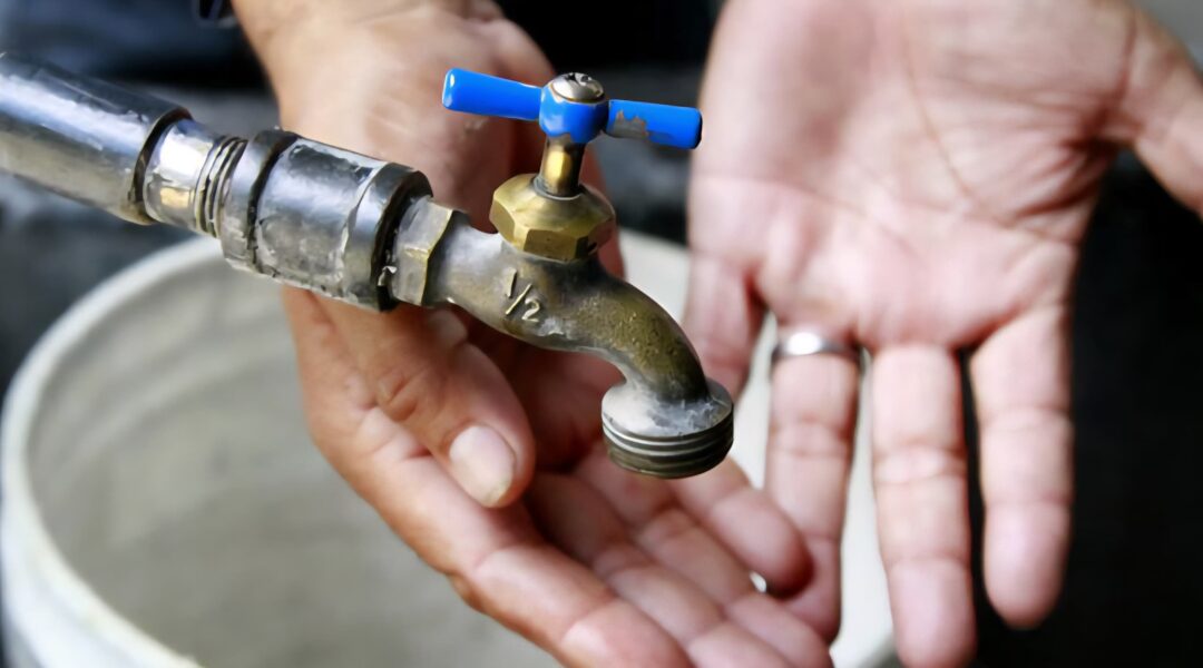 ¿Por qué miles siguen sin agua en Puerto Rico después de 15 días?