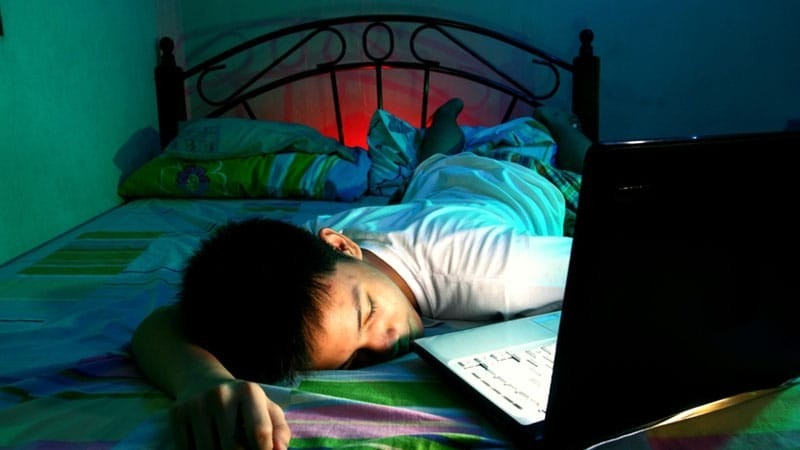 ¿Por qué el uso excesivo de pantallas afecta la salud?