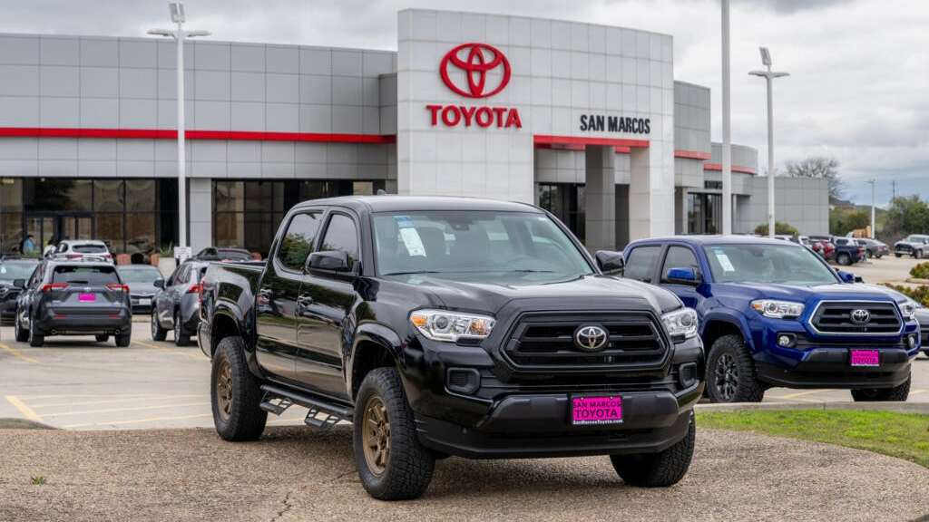 ¡Aranceles de EE. UU. hunden a Toyota!