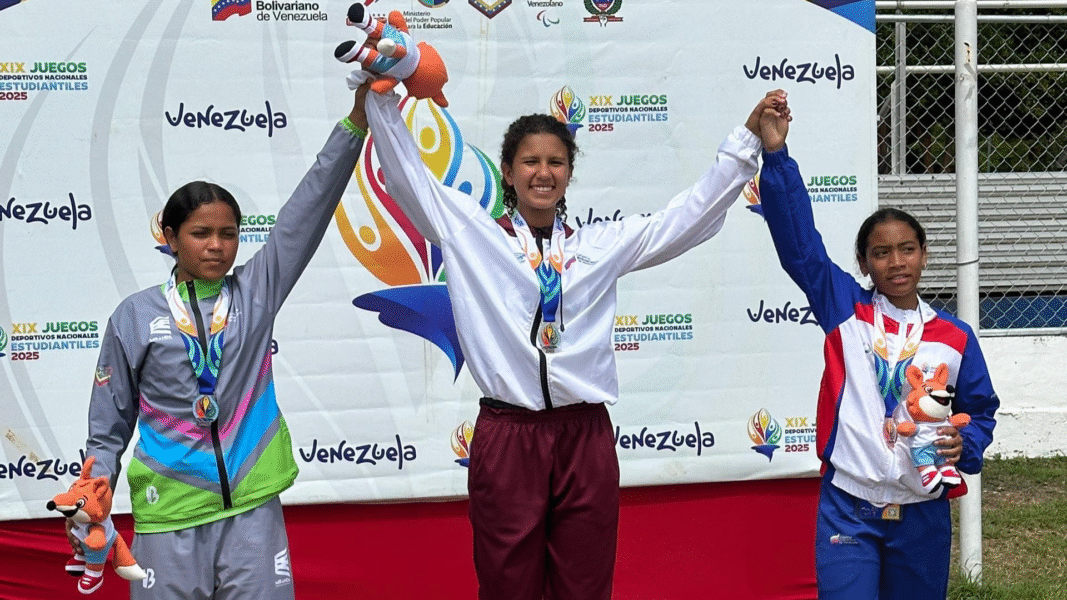 ¡Isabella Sánchez se lleva el oro en lanzamiento de jabalina!