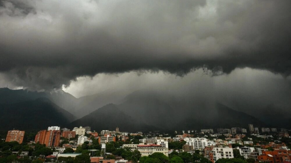 Lluvias intensas y nubosidad variable azotan 10 estados