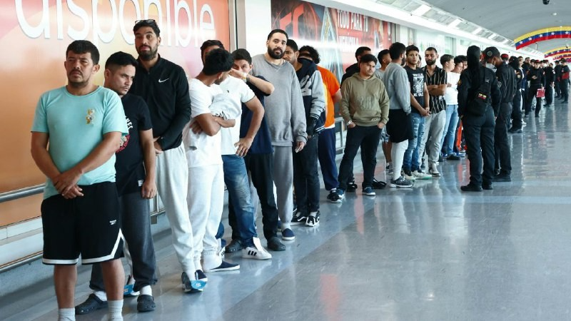 319 venezolanos regresan a casa en el vuelo n° 63