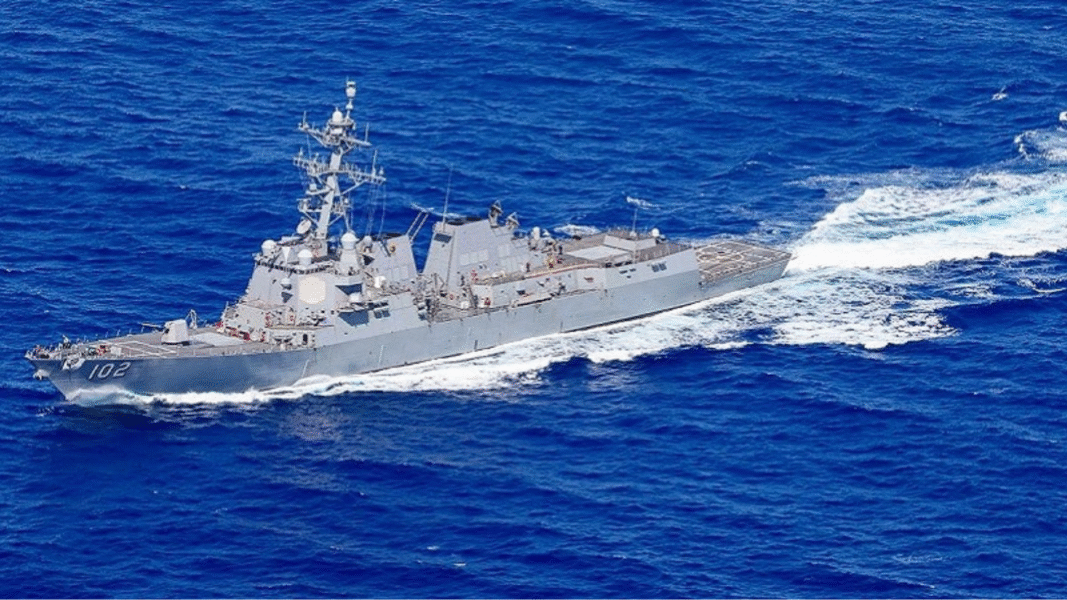 ¿Trump tiene autoridad para destruir barcos en aguas internacionales?