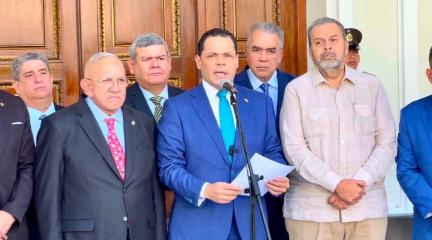 ¿Qué dice la oposición venezolana sobre la amenaza militar de EE.UU.?