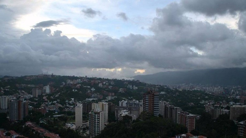 Calor moderado, nubes fuertes: ¿qué significa?