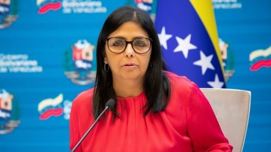 Delcy a Phillips Edward: «Eres un vasallo de Estados Unidos»