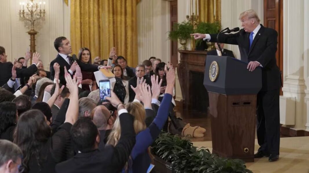 ¿Qué ocurrió entre el periodista Jim Acosta y Donald Trump?