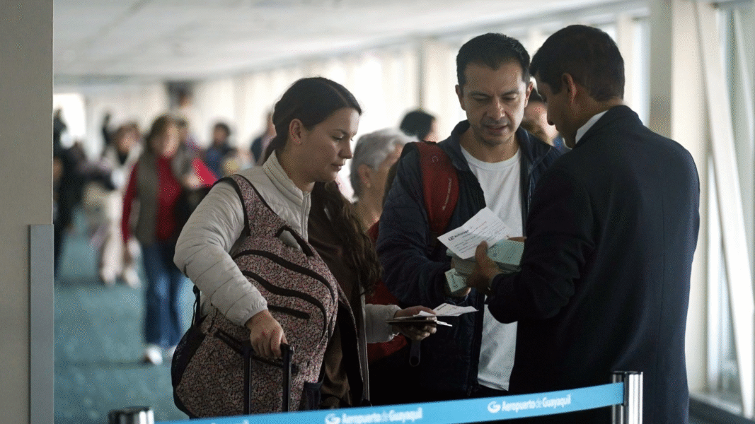 ¡Ecuador impone visa a 45 naciones!