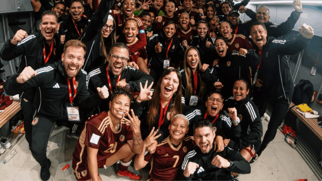 Vinotinto femenina