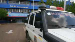 hombre cuchillo compañero