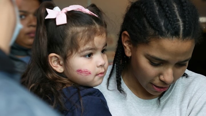 Retornan 9 niños al país desde Texas