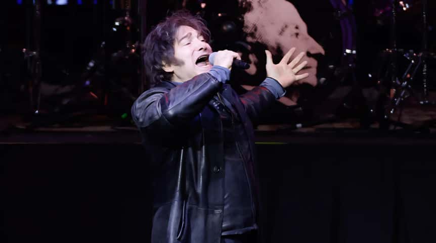 Milei juega a ser rockstar en vez de presidente