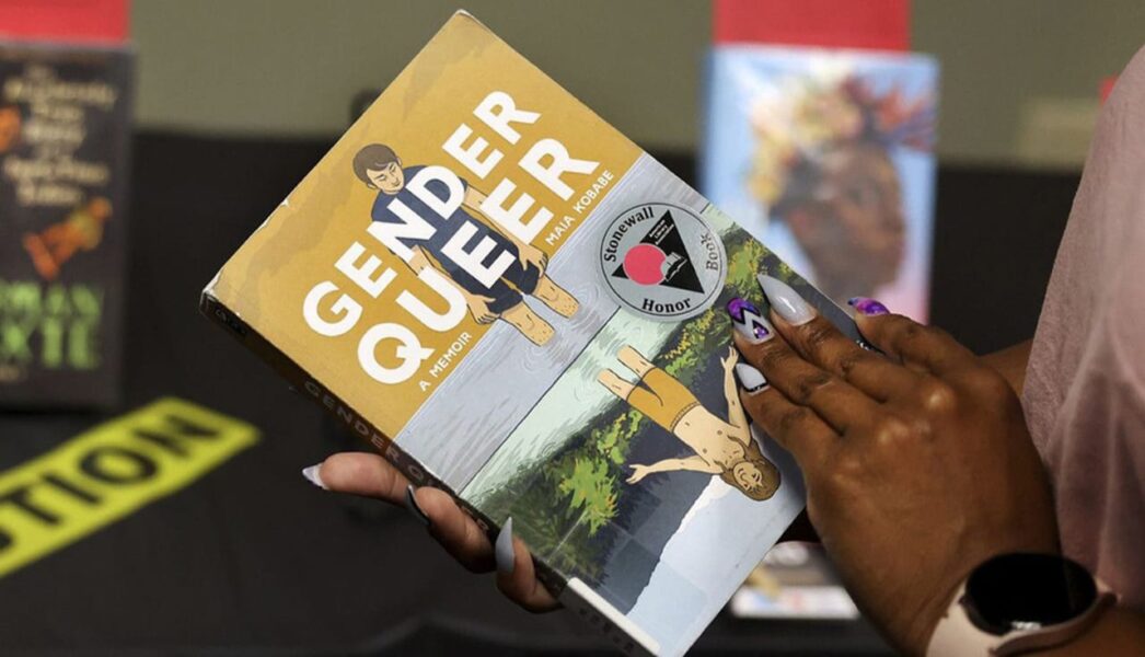 Prohibir libros, ¿una práctica cada vez más común en Estados Unidos?