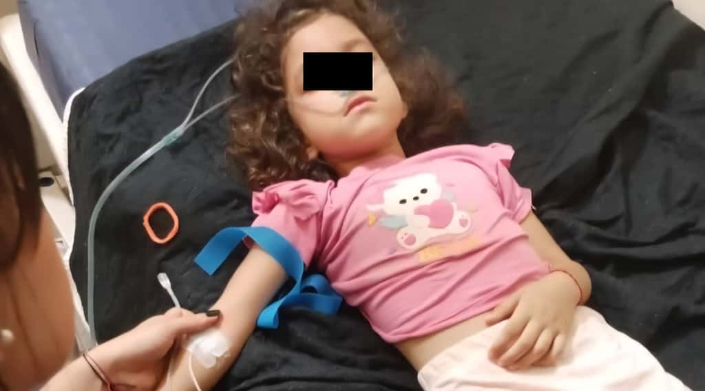 Una ducha casi le cuesta la vida: lo que se ocultaba en la toalla de una niña de 5 años