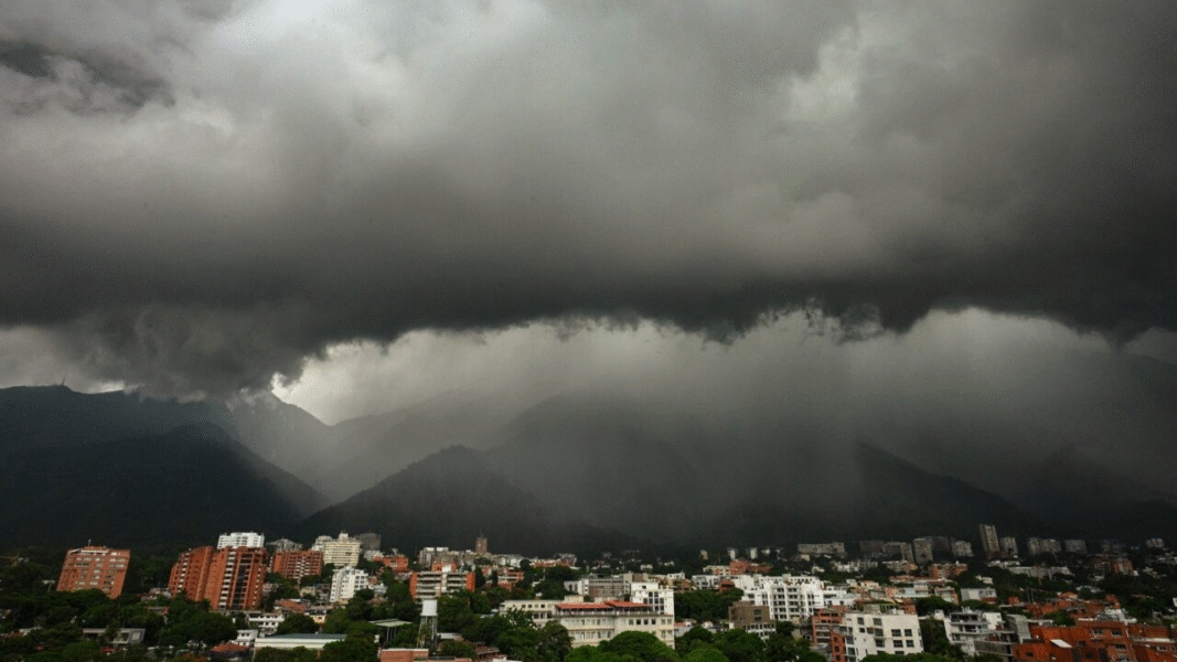 ¿Este lunes estará bajo la lluvia? Aquí te lo contamos