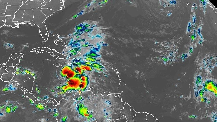 Tormenta Melissa avanza lento por el Caribe