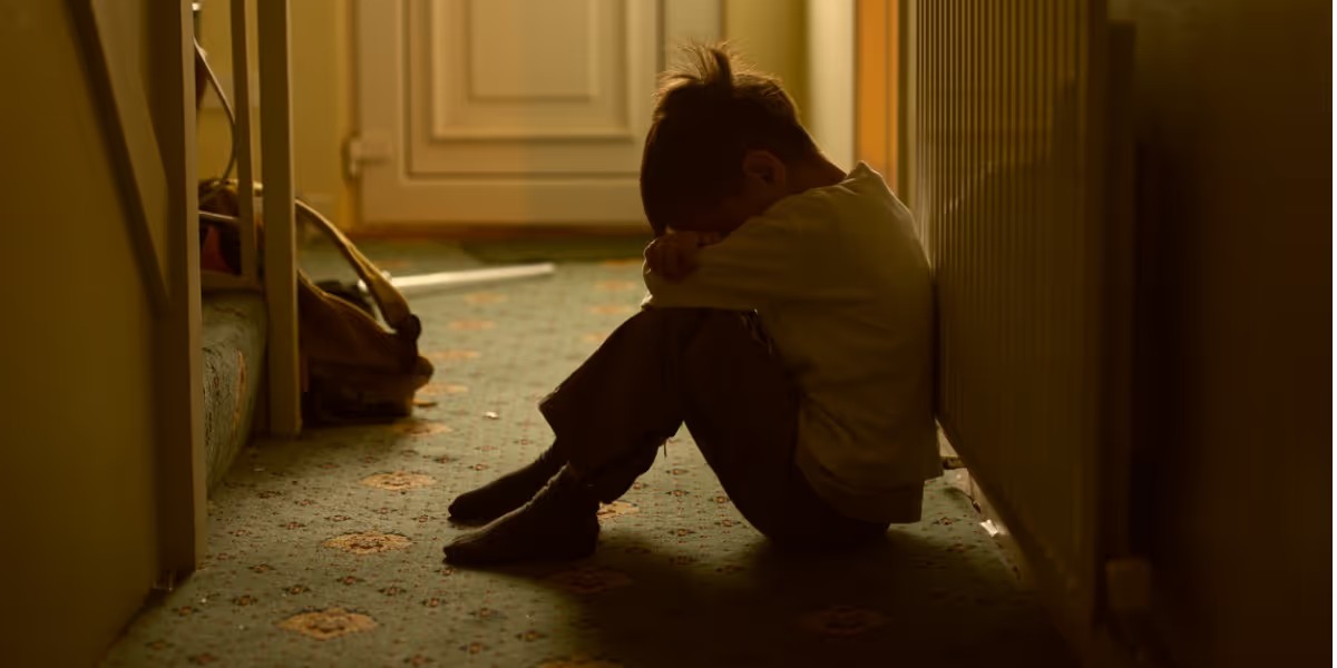 MP detiene a mujer por quemar a su hijo con cuchara caliente