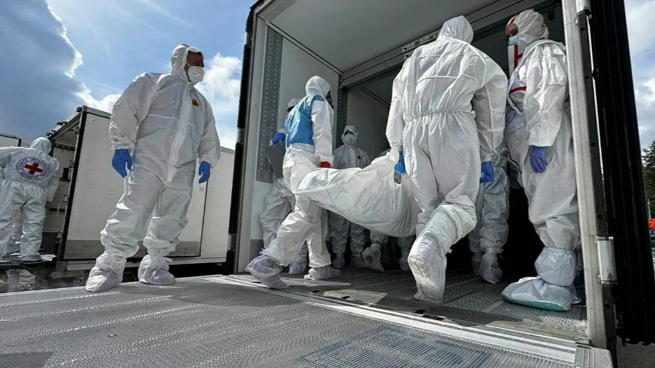 Rusia entrega 1.000 cuerpos de militares caídos a Ucrania