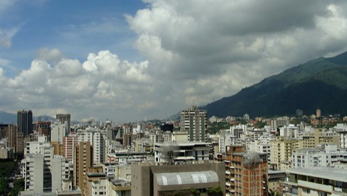 La semana inicia con pocas nubes