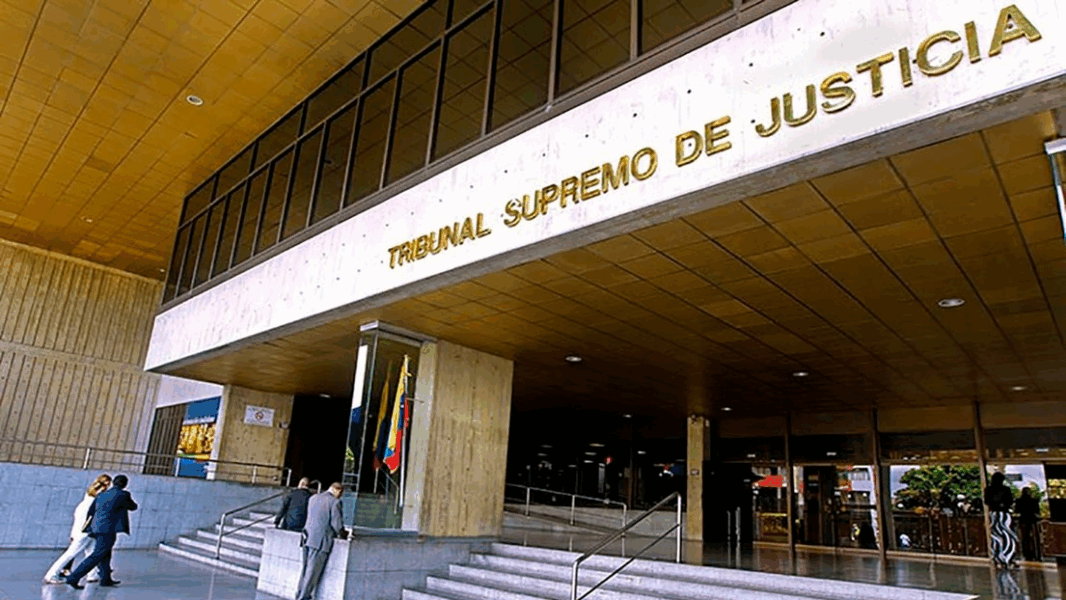 Maduro pide al TSJ despojar de su nacionalidad a estas personas