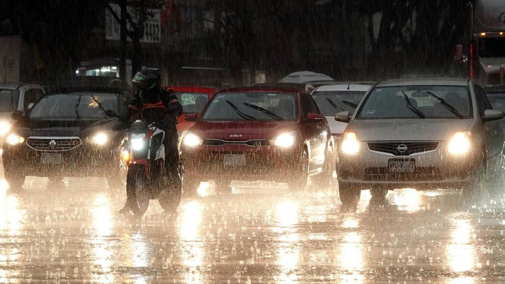 Lluvias y descargas eléctricas en gran parte de Venezuela