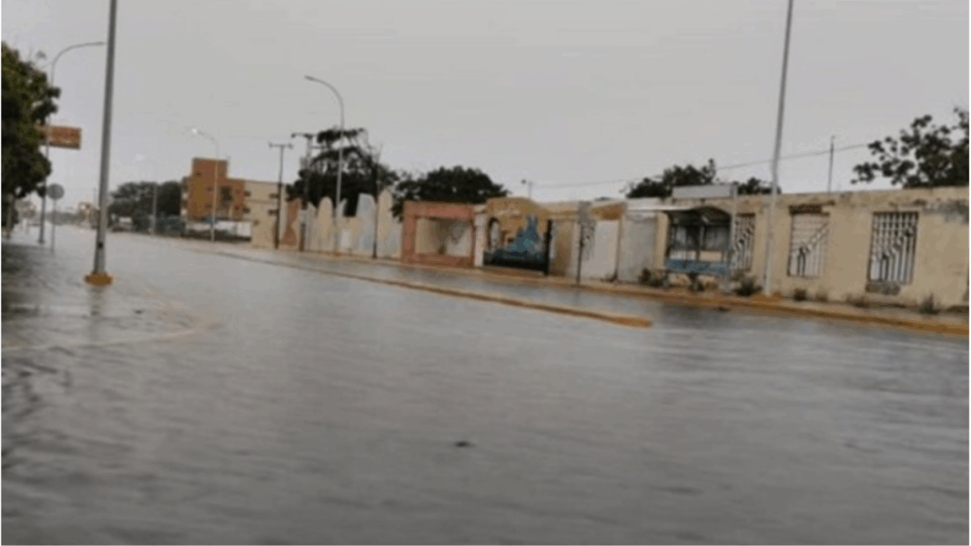 Lluvias torrenciales dejan viviendas afectadas en la sierra de Falcón