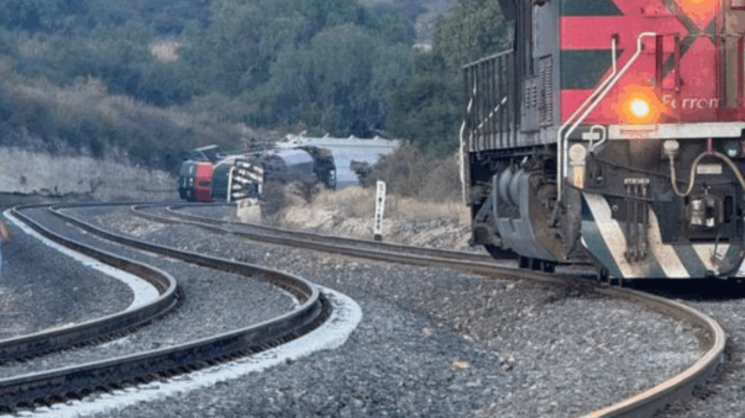¡Explosión en Hidalgo! Tren con combustible se descarrila y desata enorme incendio en México